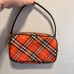 Pre-Loved Authentic Burberry Pochette